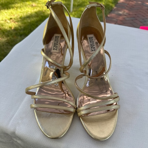 Gold Badgley Mischka wedges - Picture 1 of 3